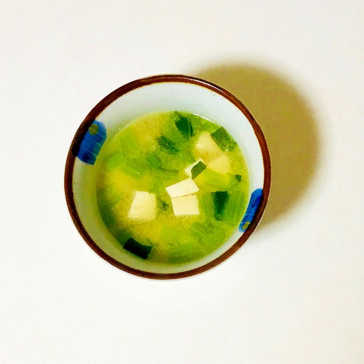 小松菜と絹ごし豆腐の簡単味噌汁